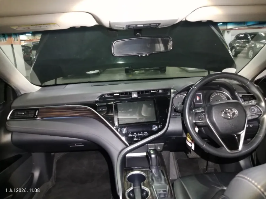 Foto Mobil Bekas Dashboard Toyota Camry 2.5 V tahun 2020
