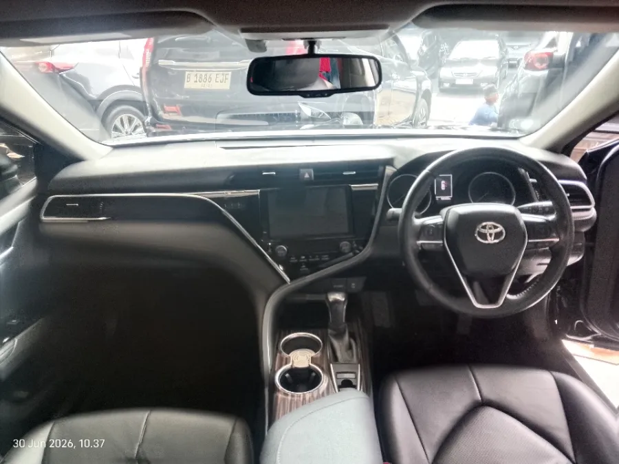 Foto Mobil Bekas Dashboard Toyota Camry 2.5 V tahun 2020