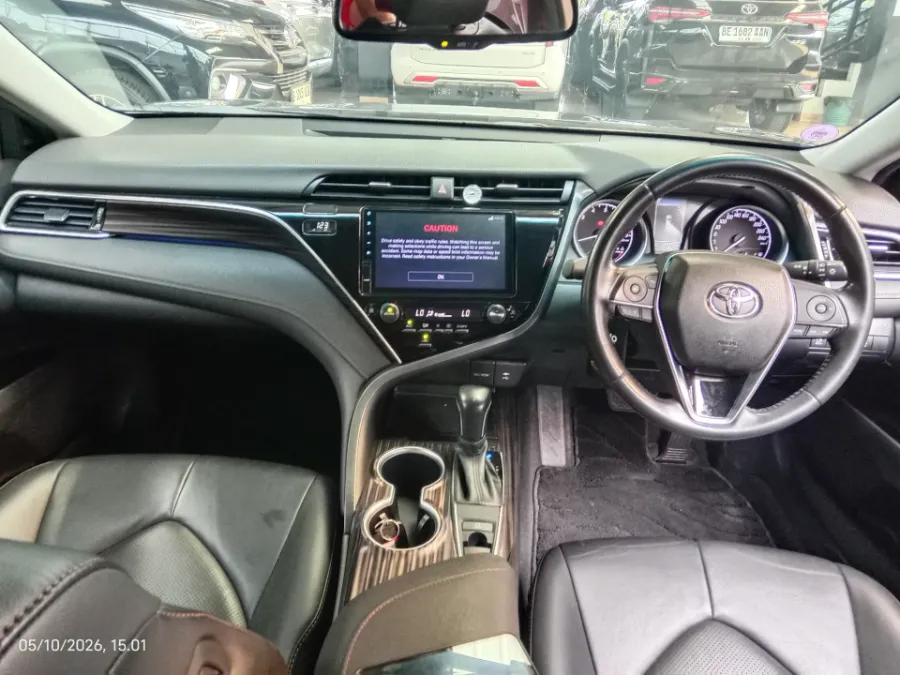 Foto Mobil Bekas Dashboard Toyota Camry 2.5 V tahun 2020