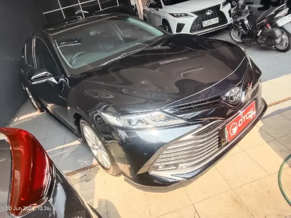 2020 Toyota Camry 2.5 V