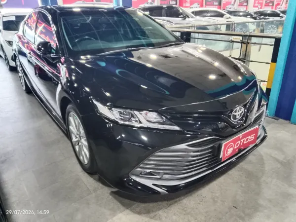 2020 Toyota Camry 2.5 V