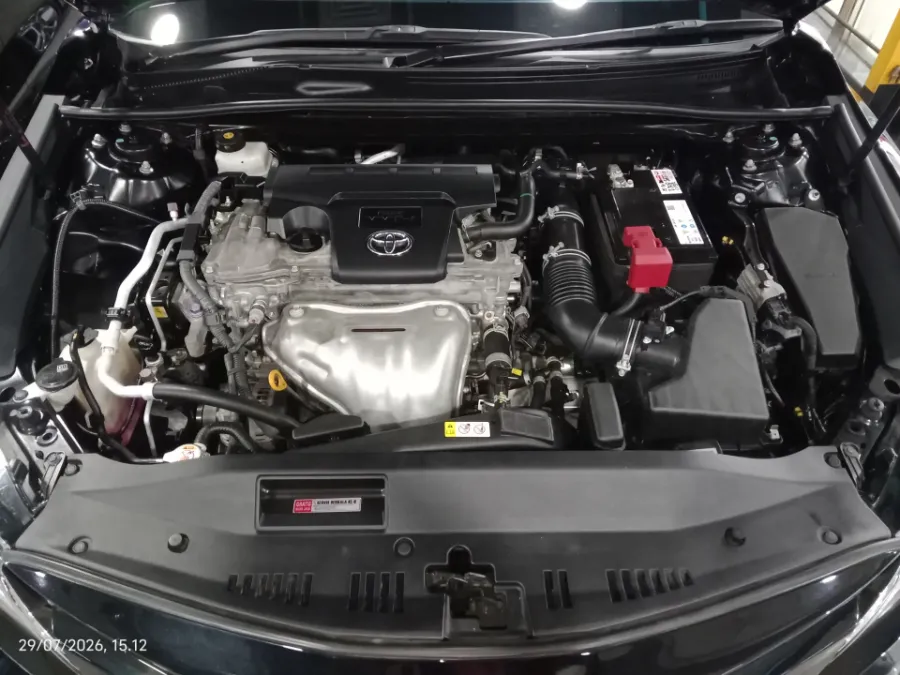 Foto Mobil Bekas Mesin Toyota Camry 2.5 V tahun 2020