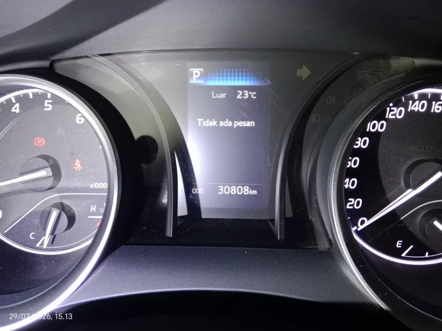 Foto Mobil Bekas Odometer Toyota Camry 2.5 V tahun 2020