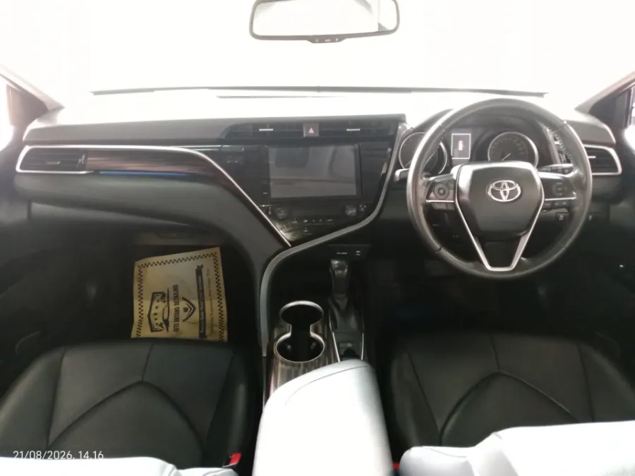 Foto Mobil Bekas Dashboard Toyota Camry 2.5 V tahun 2021