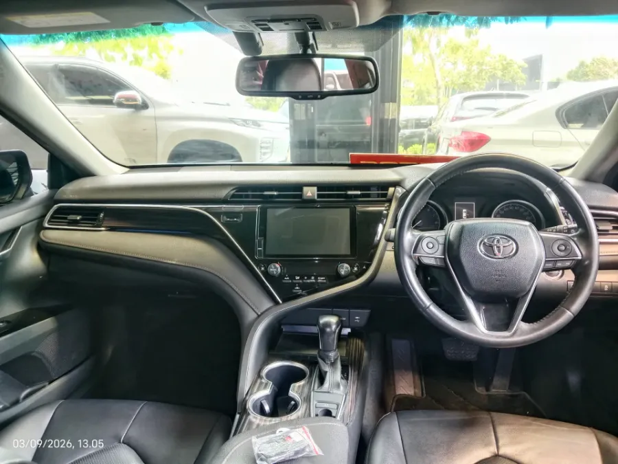 Foto Mobil Bekas Dashboard Toyota Camry 2.5 V tahun 2021