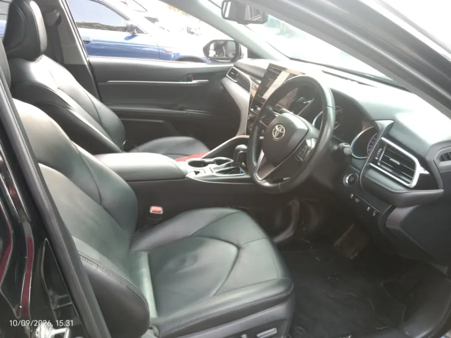 Foto Mobil Bekas Kabin Depan Toyota Camry 2.5 V tahun 2021
