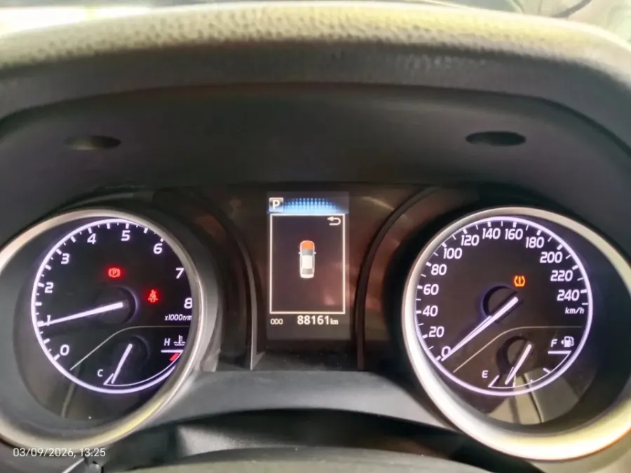 Foto Mobil Bekas Odometer Toyota Camry 2.5 V tahun 2021