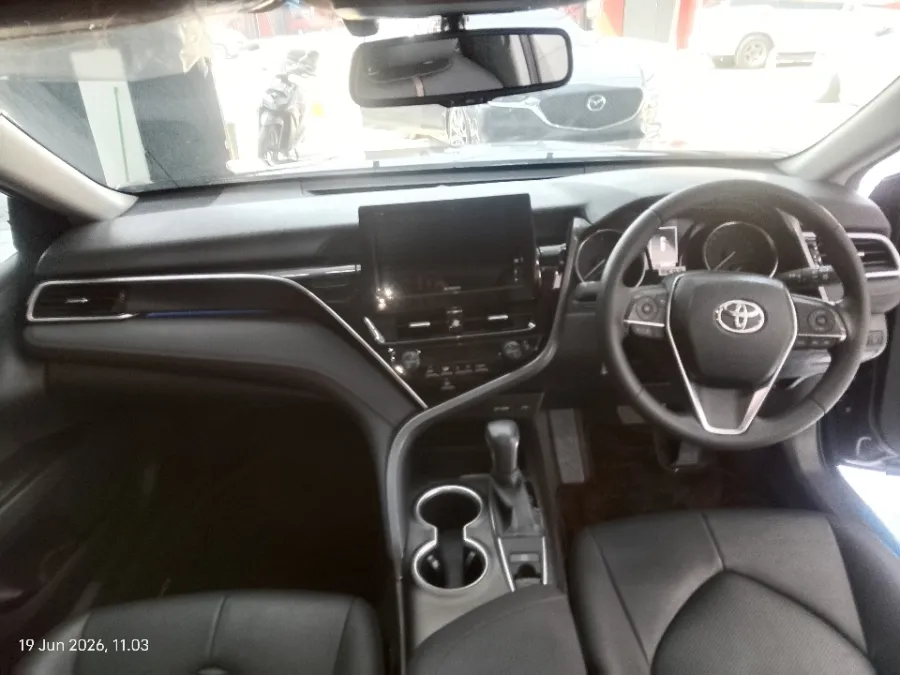Foto Mobil Bekas Dashboard Toyota Camry 2.5 V tahun 2022