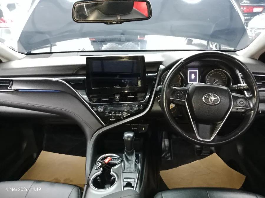Foto Mobil Bekas Dashboard Toyota Camry 2.5 V tahun 2022