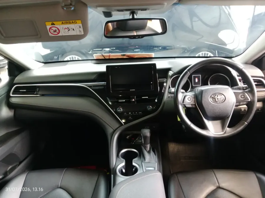 Foto Mobil Bekas Dashboard Toyota Camry 2.5 V tahun 2022