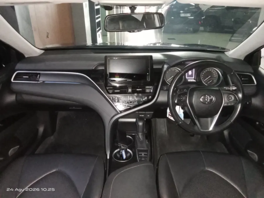 Foto Mobil Bekas Dashboard Toyota Camry 2.5 V tahun 2022