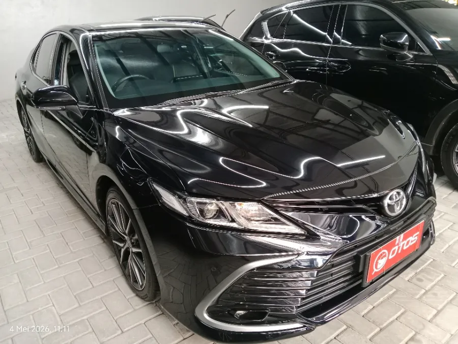 Foto Mobil Bekas Kanan Depan Toyota Camry 2.5 V tahun 2022
