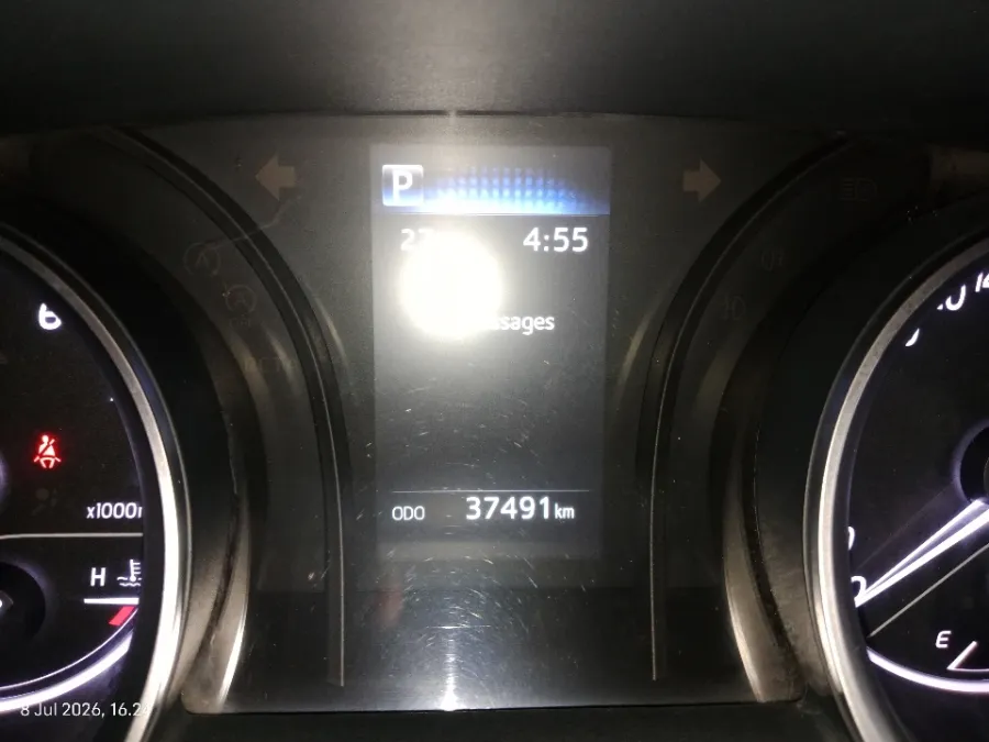 Foto Mobil Bekas Odometer Toyota Camry 2.5 V tahun 2022