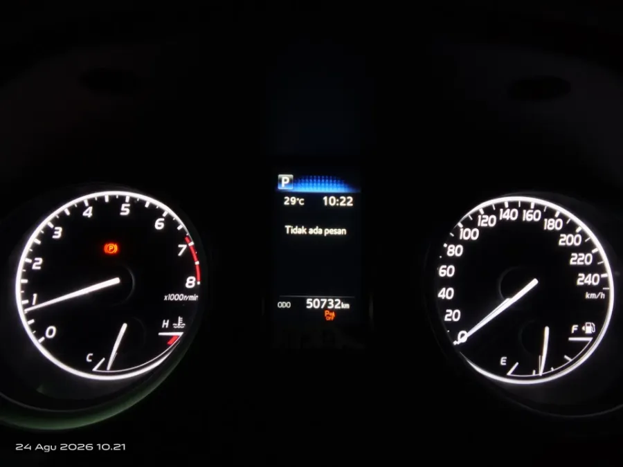 Foto Mobil Bekas Odometer Toyota Camry 2.5 V tahun 2022