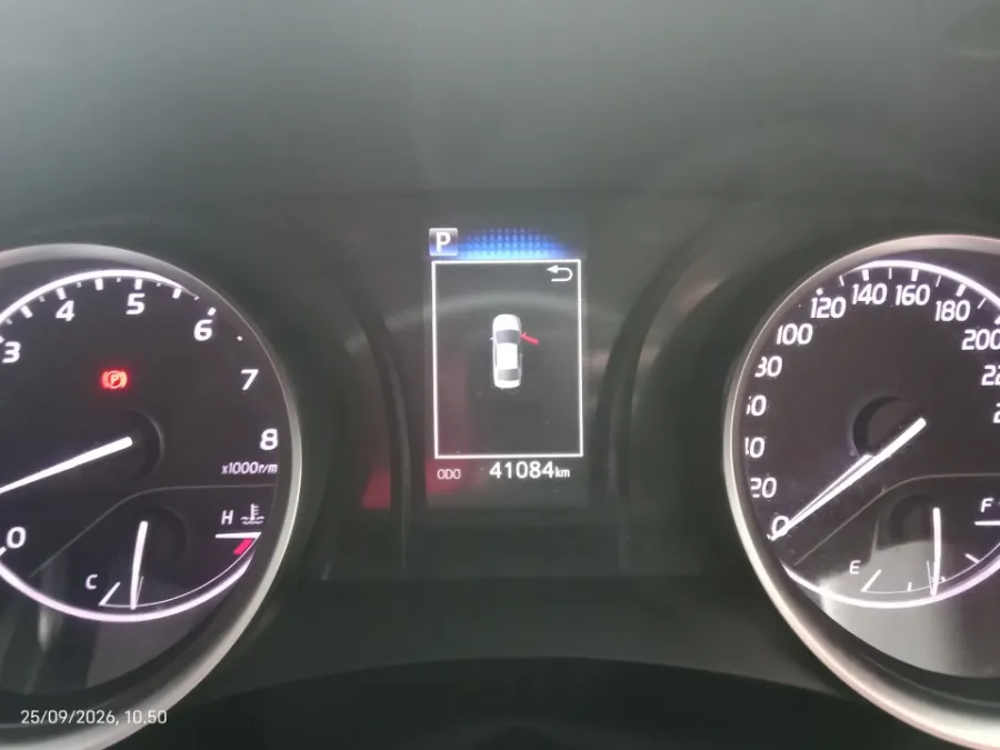 Foto Mobil Bekas Odometer Toyota Camry 2.5 V tahun 2022