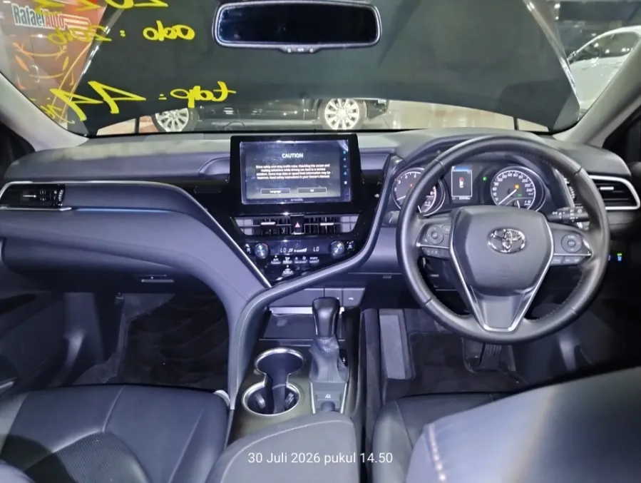 Foto Mobil Bekas Dashboard Toyota Camry 2.5 V tahun 2023