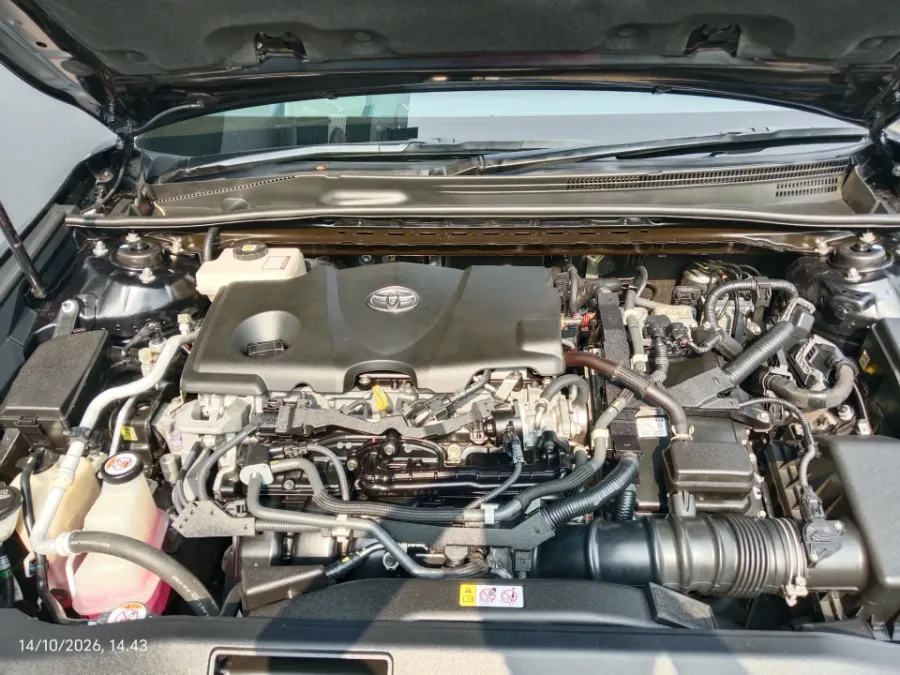 Foto Mobil Bekas Mesin Toyota Camry Hybrid 2.5 tahun 2021