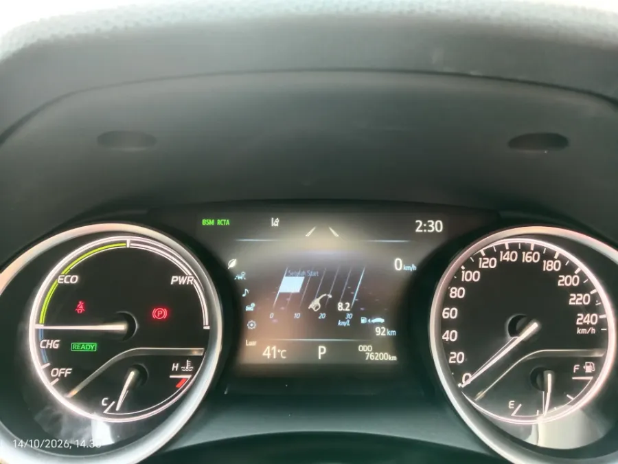 Foto Mobil Bekas Odometer Toyota Camry Hybrid 2.5 tahun 2021