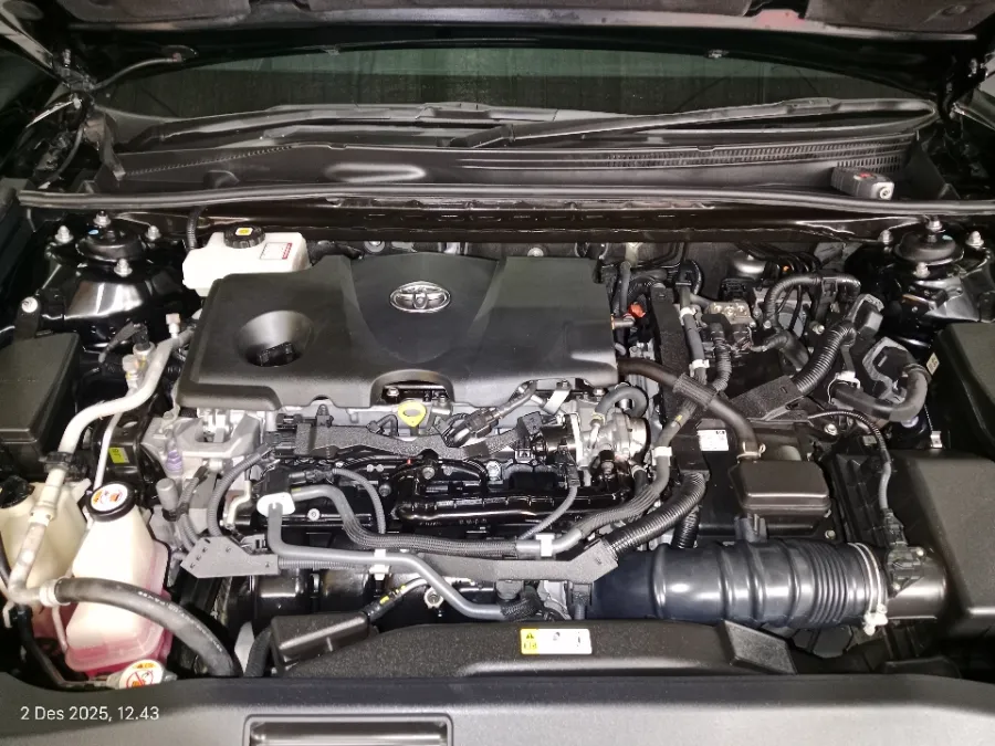 Foto Mobil Bekas Mesin Toyota Camry Hybrid 2.5 HV tahun 2021