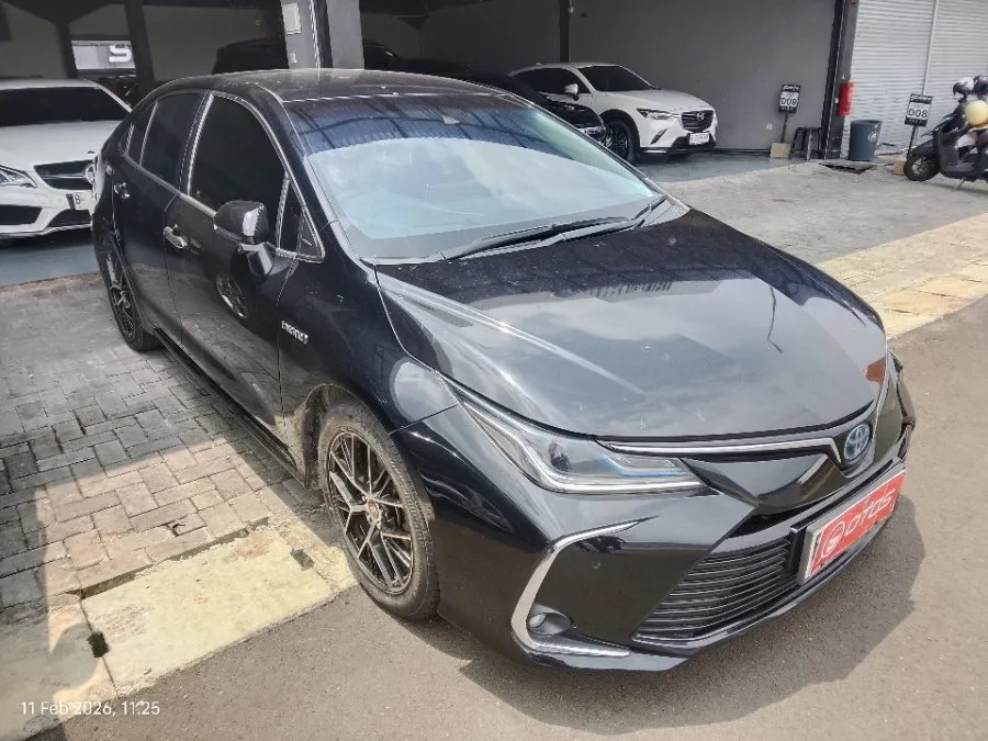 Foto Mobil Bekas Kanan Depan Toyota Corolla Altis 1.8 tahun 2020