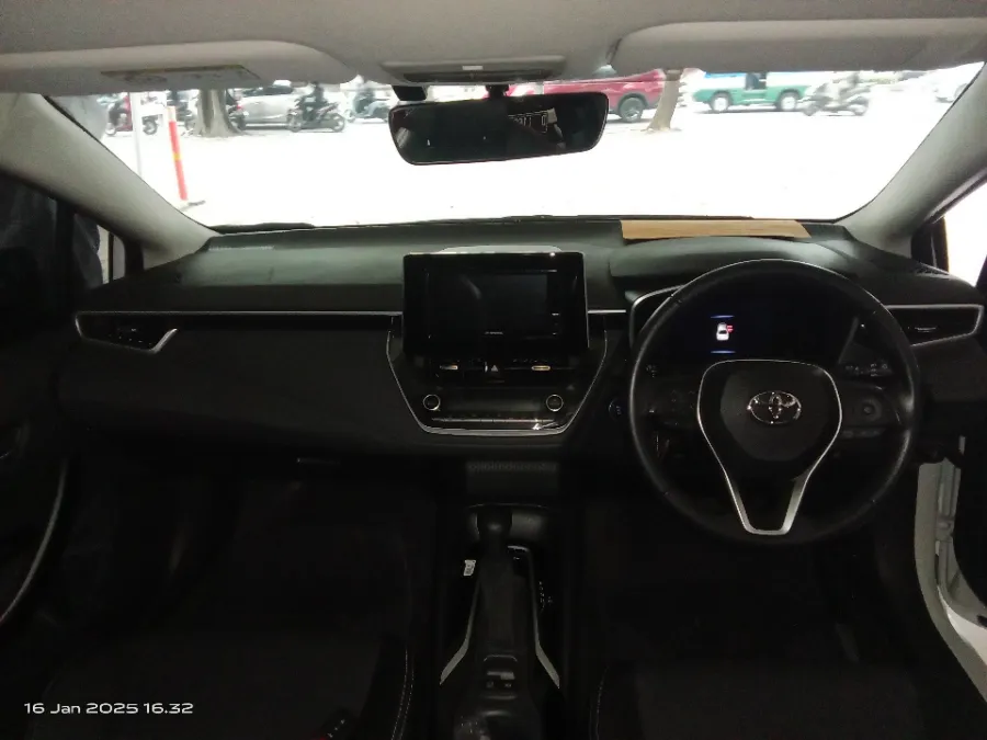 Foto Mobil Bekas Dashboard Toyota Corolla Altis 1.8 tahun 2022
