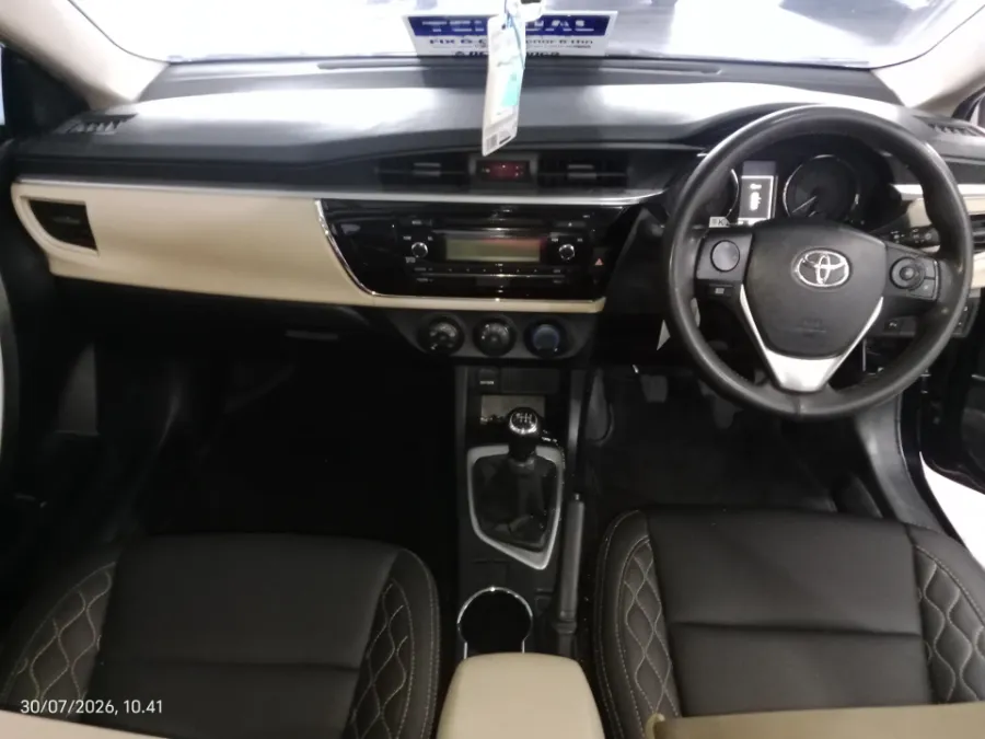 Foto Mobil Bekas Dashboard Toyota Corolla Altis 1.8 G tahun 2016