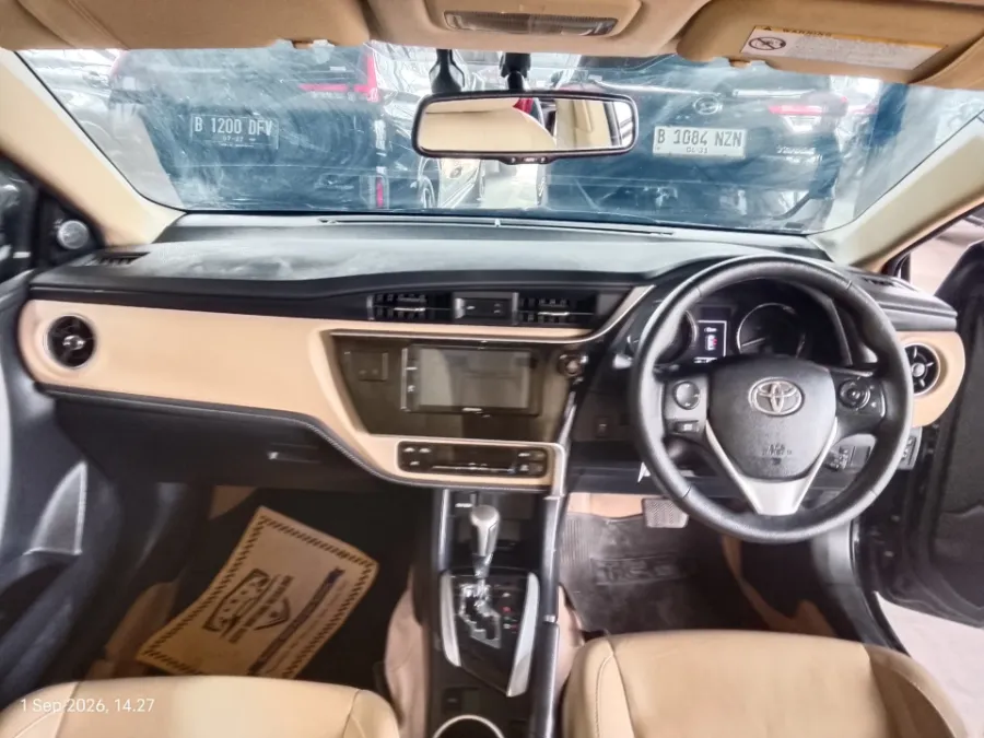 Foto Mobil Bekas Dashboard Toyota Corolla Altis 1.8 V tahun 2019