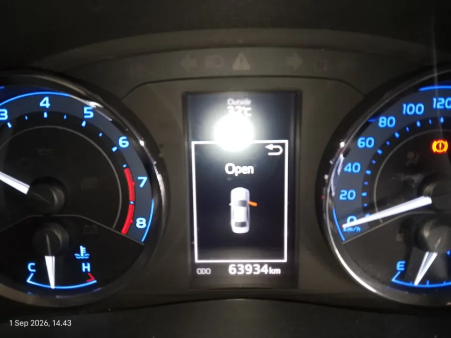 Foto Mobil Bekas Odometer Toyota Corolla Altis 1.8 V tahun 2019