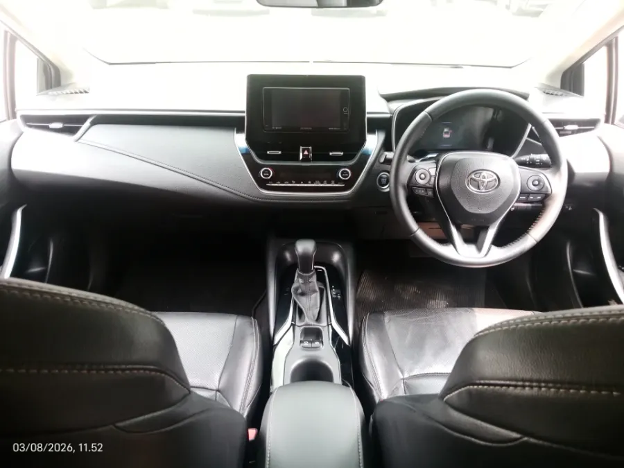 Foto Mobil Bekas Dashboard Toyota Corolla Altis 1.8 V tahun 2021