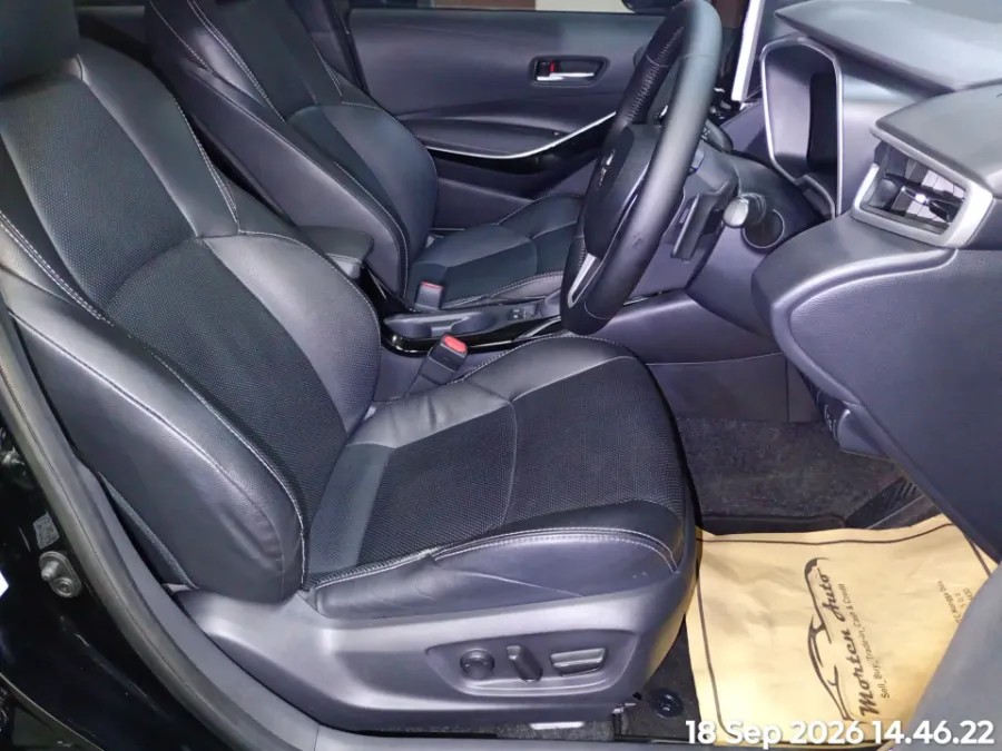 Foto Mobil Bekas Kabin Depan Toyota Corolla Altis 1.8 V tahun 2022