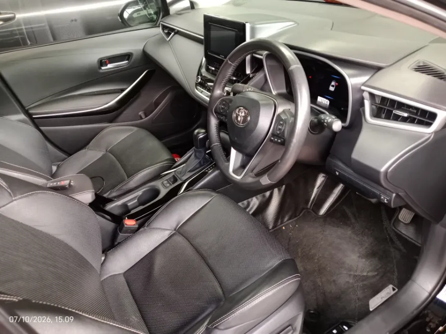 Foto Mobil Bekas Kabin Depan Toyota Corolla Altis 1.8 V tahun 2022