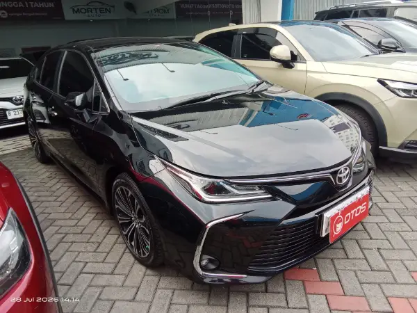2023 Toyota Corolla Altis 1.8 V - Foto 1 dari 6