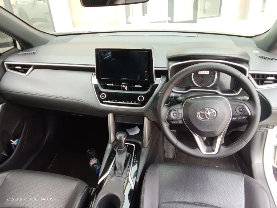 Foto Mobil Bekas Dashboard Toyota Corolla Cross 1.8 tahun 2020