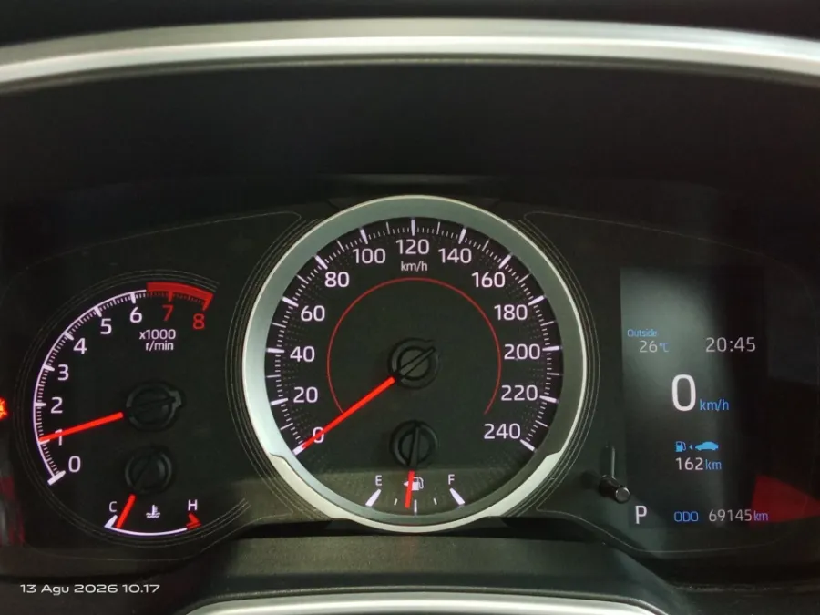 Foto Mobil Bekas Odometer Toyota Corolla Cross 1.8 tahun 2020