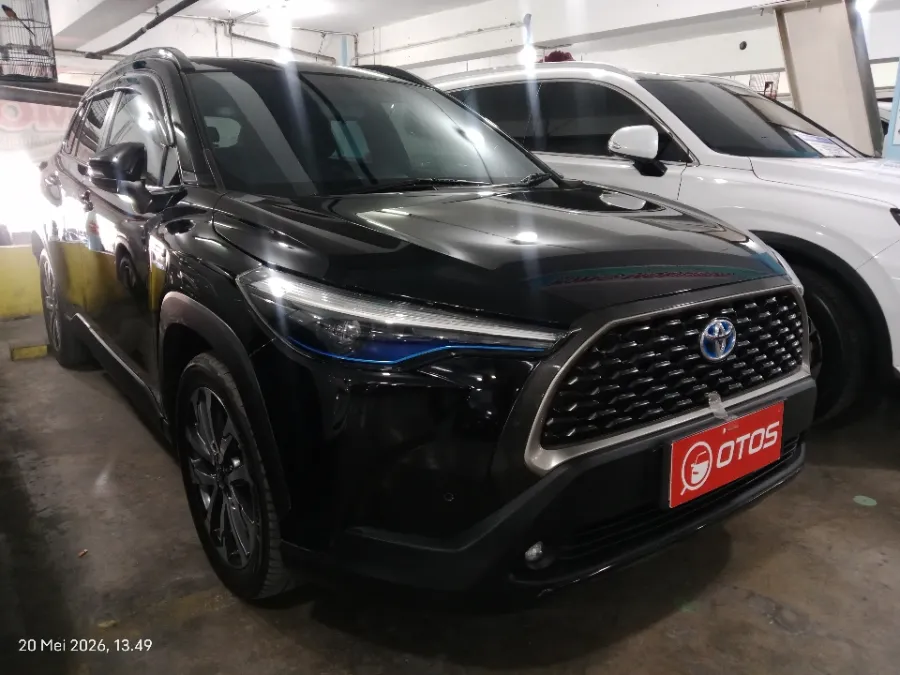Foto Mobil Bekas Kanan Depan Toyota Corolla Cross 1.8 Hybrid tahun 2020