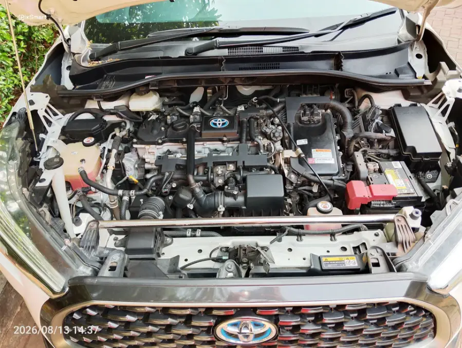 Foto Mobil Bekas Mesin Toyota Corolla Cross 1.8 Hybrid tahun 2020