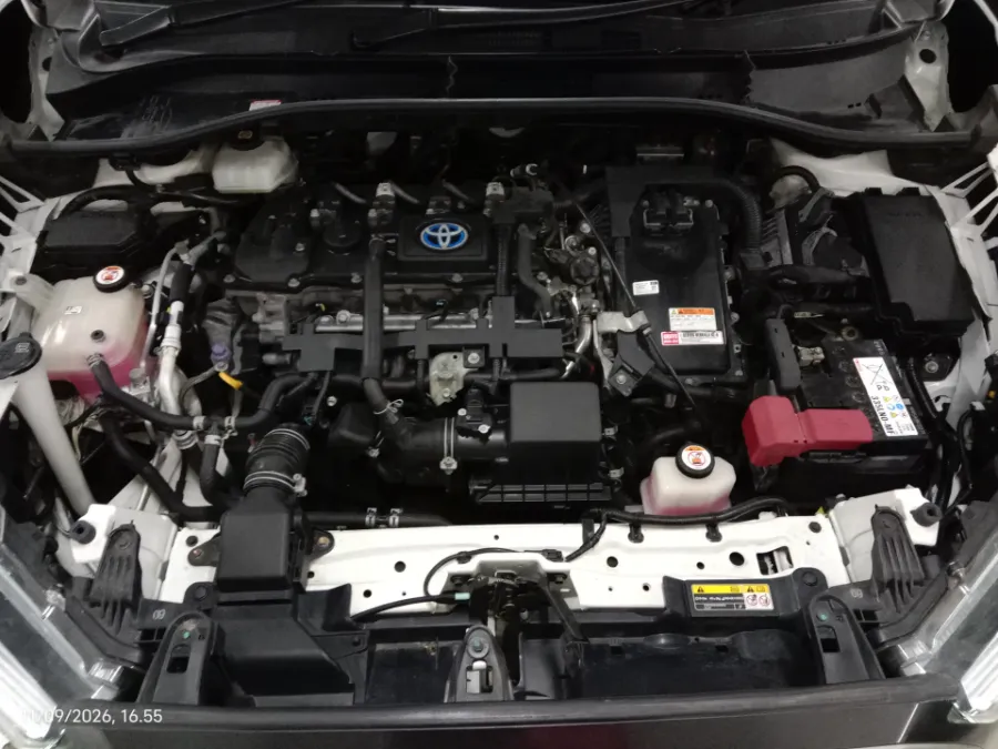 Foto Mobil Bekas Mesin Toyota Corolla Cross 1.8 Hybrid tahun 2020