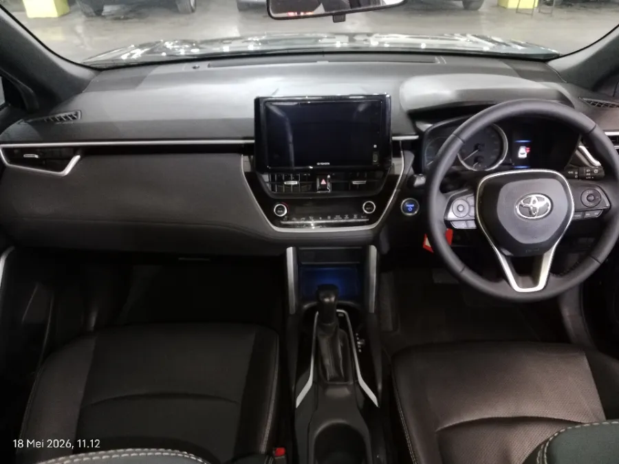 Foto Mobil Bekas Dashboard Toyota Corolla Cross 1.8 Hybrid tahun 2021