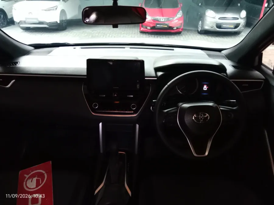Foto Mobil Bekas Dashboard Toyota Corolla Cross 1.8 Hybrid tahun 2021