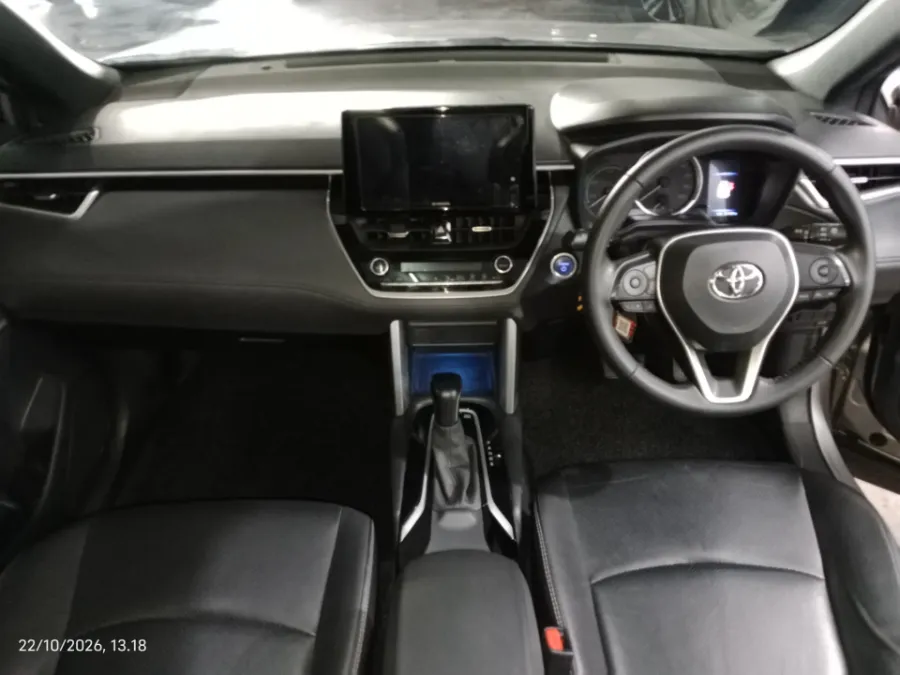 Foto Mobil Bekas Dashboard Toyota Corolla Cross 1.8 Hybrid tahun 2021