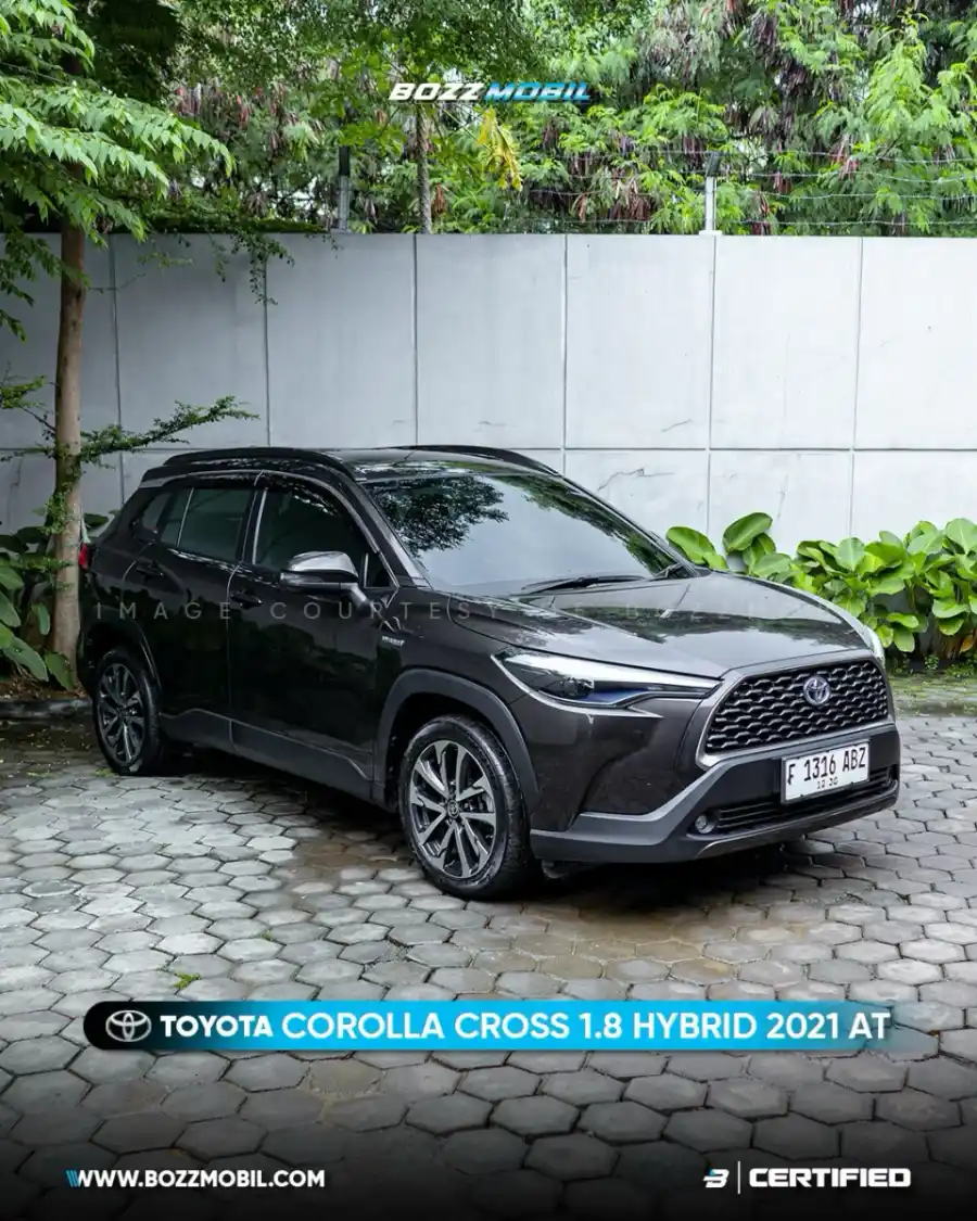 Foto Mobil Bekas Kanan Depan Toyota Corolla Cross 1.8 Hybrid tahun 2021