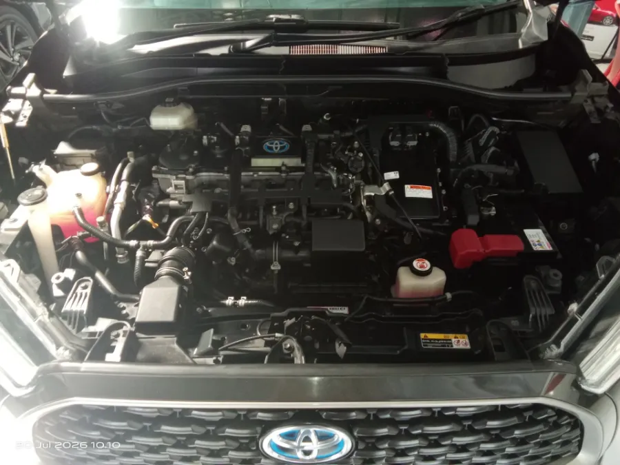 Foto Mobil Bekas Mesin Toyota Corolla Cross 1.8 Hybrid tahun 2021