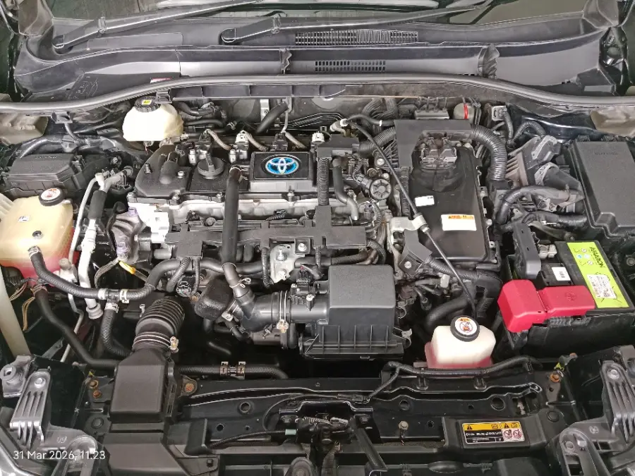 Foto Mobil Bekas Mesin Toyota Corolla Cross 1.8 Hybrid tahun 2021