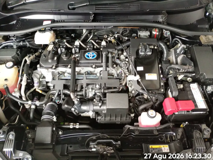 Foto Mobil Bekas Mesin Toyota Corolla Cross 1.8 Hybrid tahun 2021