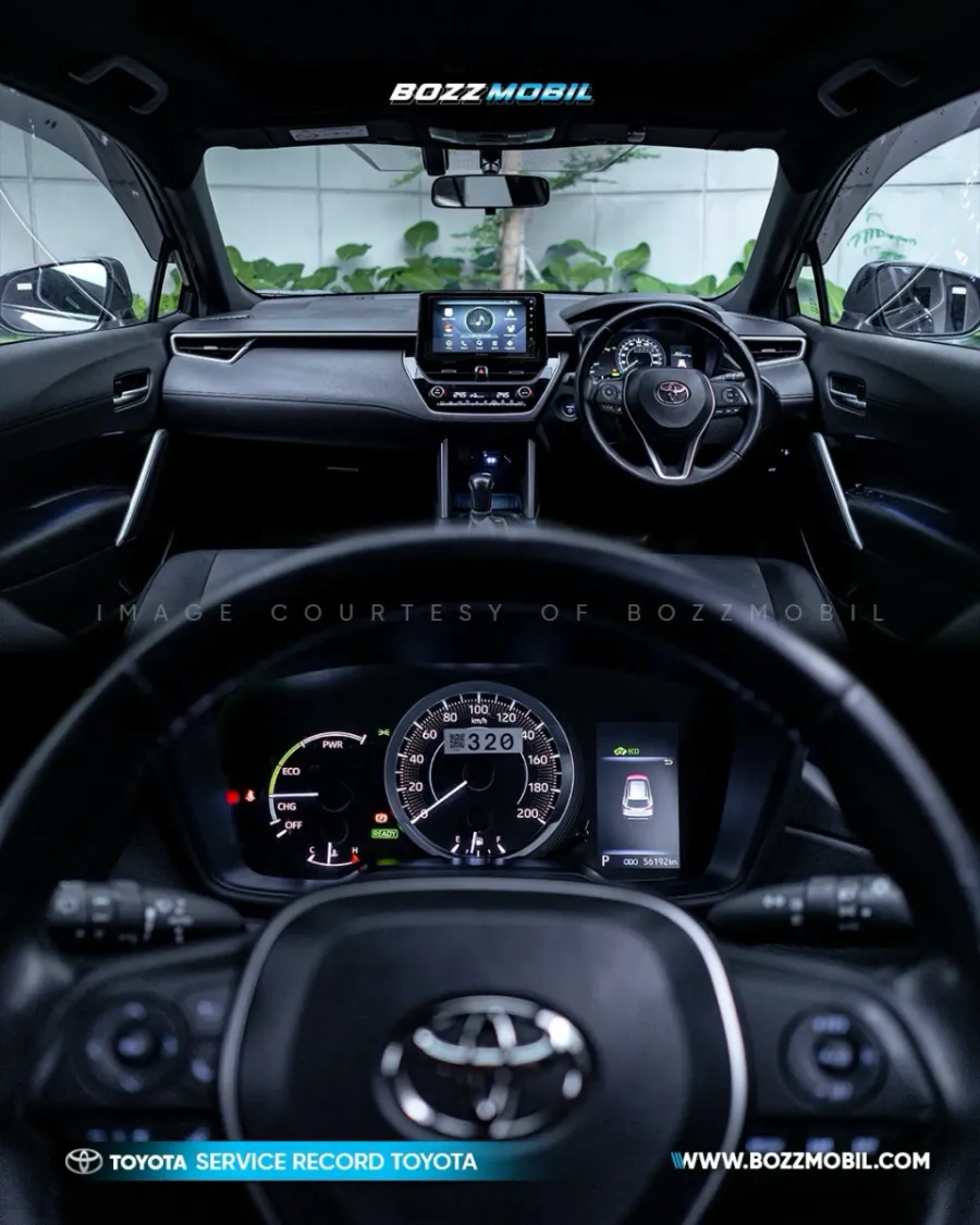 Foto Mobil Bekas Odometer Toyota Corolla Cross 1.8 Hybrid tahun 2021