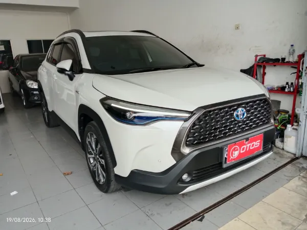 2022 Toyota Corolla Cross 1.8 Hybrid - Foto 1 dari 6