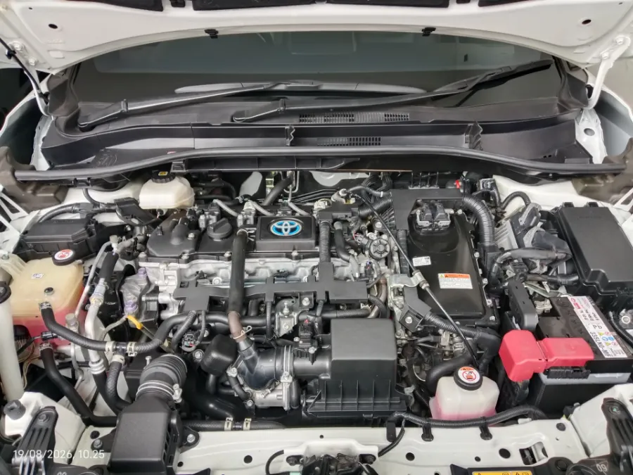 Foto Mobil Bekas Mesin Toyota Corolla Cross 1.8 Hybrid tahun 2022