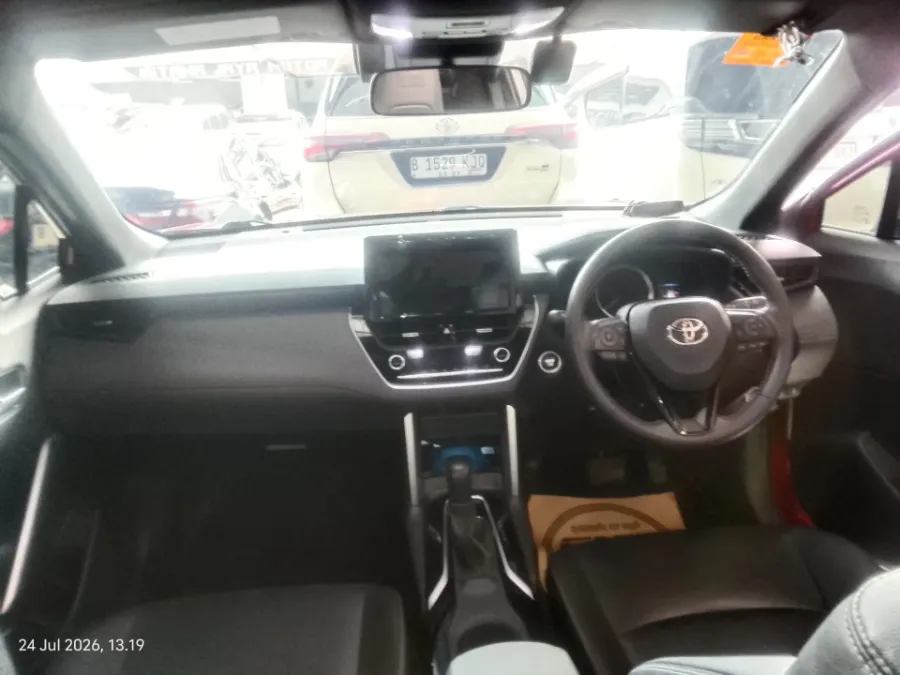 Foto Mobil Bekas Dashboard Toyota Corolla Cross 1.8 Hybrid tahun 2023