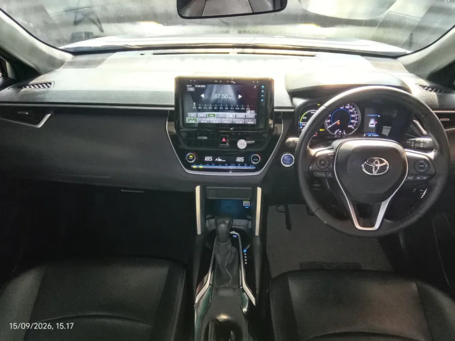 Foto Mobil Bekas Dashboard Toyota Corolla Cross 1.8 Hybrid tahun 2023