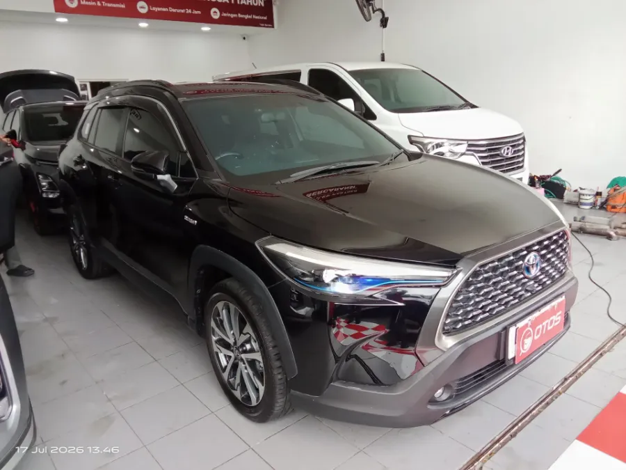 Foto Mobil Bekas Kanan Depan Toyota Corolla Cross 1.8 Hybrid tahun 2023